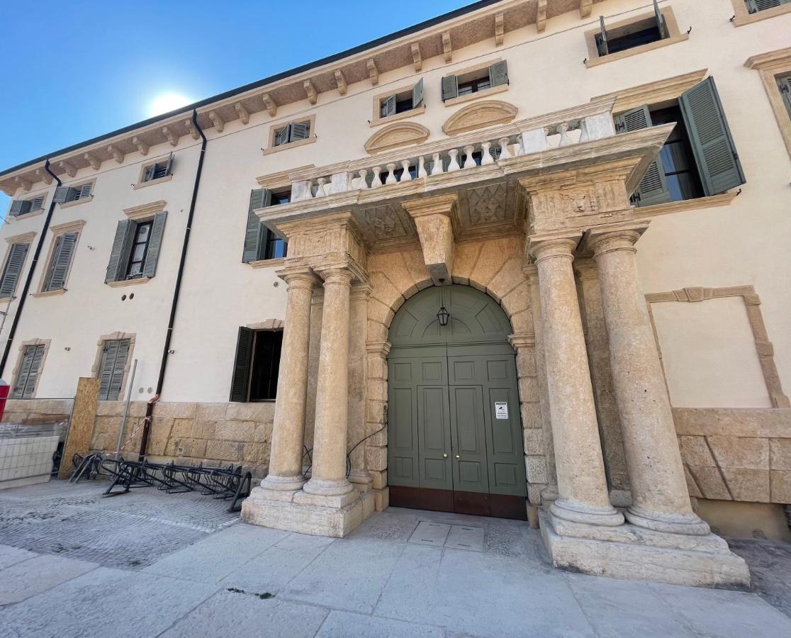 Antiche Colonne Apartment Верона Екстериор снимка
